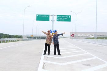 Sebelum diresmikan Presiden, Menteri BUMN tinjau tol