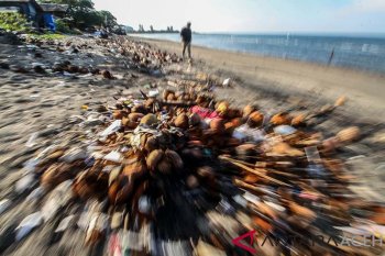 Pantai Ujong Blang darurat sampah