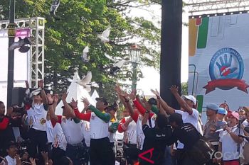 Sultan HB X meminta kaum millenial tertib berlalu lintas