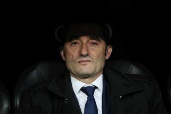 Dengan penuh santun, Valverde memuji kebersamaan Barcelona