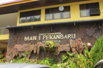 Puti  bangga promosikan MAN 1 Pekanbaru di Jepang