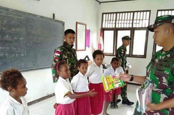 Satgas Yonif 328/DGH tanamkan jiwa patriotisme pelajar perbatasan