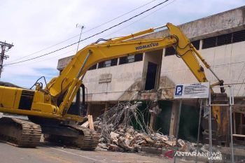 Pemkot Pariaman mulai bongkar Pasar Pariaman