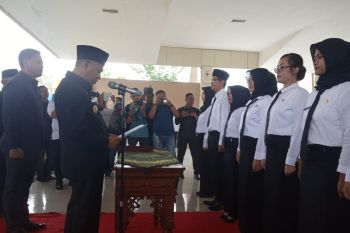 Bupati OKU Timur resmikan pengangkatan CPNS, berharap ASN semakin profesional