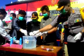 Bupati Barito Utara musnahkan narkoba 75,08 gram