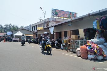 Wako Pariaman Minta ASN Belanja di Pasar Penampung