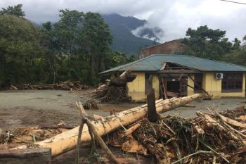 1.500-an warga mengungsi akibat banjir bandang di Kabupaten Jayapura