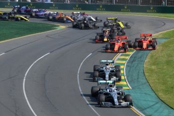 Pecundangi Hamilton, Bottas juarai GP Australia