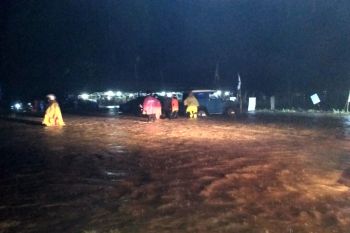 Sejumlah lokasi di Bantul terendam banjir karena hujan seharian
