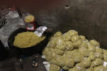 Wow, poduksi mi berformalin di Pekanbaru capai 960 kilogram setiap hari