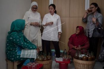 Pembukaan kafe jamu