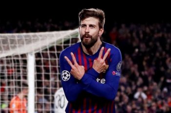 Gerard Pique bek terbaik di dunia