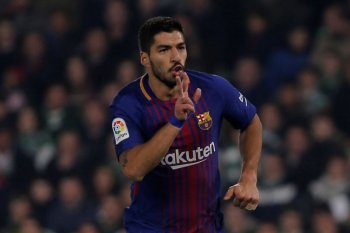 Salah dan Firmino cedera, Suarez tekankan Barcelona tak ubah strategi