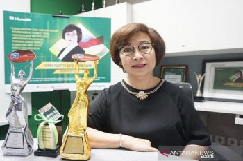 Usia Tak Hentikan Prestasi Yenny, Agen Manulife Indonesia