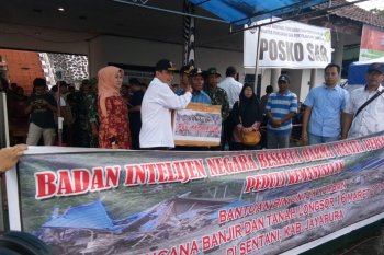 BIN Papua sumbang tiga truk bantuan korban banjir Jayapura