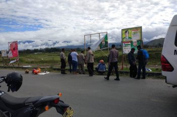 Warga temukan mayat bercelana polisi