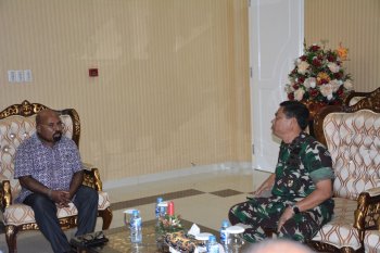 Pangdam Cenderawasih sarankan pemerintah relokasi warga sekitar Cycloop