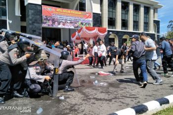 Ratusan personel TNI dan Polri cegah aksi protes massa, suasana apel pasukan di Pasaman