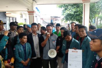 KPU Lampung tandatangani Pakta Integritas yang diajukan mahasiswa