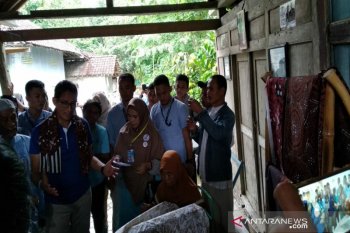 Sandiaga Uno dialog dengan perajin batik