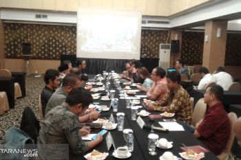Pemimpin media bicara capaian pemerintah Jokowi-JK di Sumbar