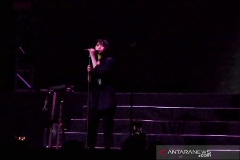 Bawakan "Kau Adalah", Isyana Sarasvati buka konser Boyzone
