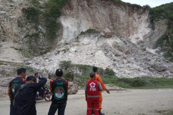 Ribuan  pekerja tambang terjebak di bawah tanah di Afrika Selatan