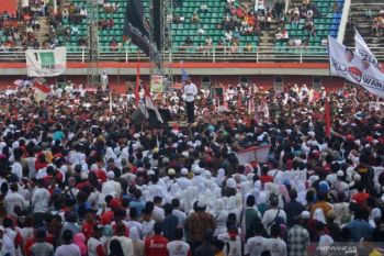 Jokowi sapa pendukung dengan bahasa Aceh "peuhaba" dalam kampanye terbuka di Aceh