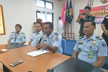 Imigrasi Mimika proses hukum warga Kamerun berprofesi penata rambut