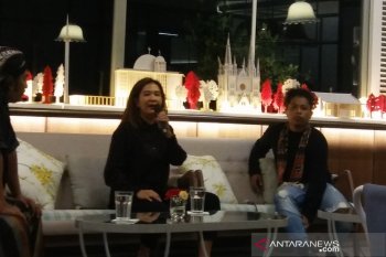 Malas berantem soal pilihan capres, Oppie Andaresta batasi ber-sosmed