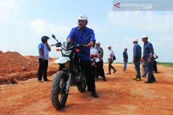 Gubernur segera bersikap terkait desakan pembubaran staf khusus