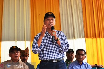 Tanah Datar memberikan penghargaan nagari berprestasi cegah stunting