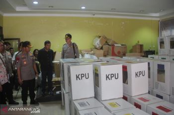 Kapolda pantau logistik Pemilu di Minahasa Tenggara