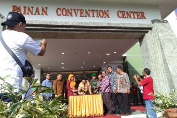Bupati Pesisir Selatan resmikan operasional gedung Painan Convention Center