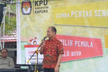 Sosialisasi Pemilu ke pemilih pemula dibalut dengan lomba pentas seni