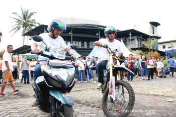 Christyono Test Drive Mobil-Motor Listrik di Manado