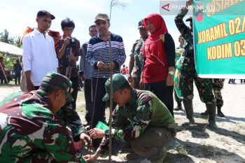 Kodim Pasaman Barat tanam sejuta pohon  antisipasi bencana di Pantai Maligi
