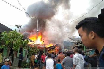 Empat rumah di Tapsel ludes terbakar