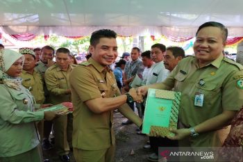 Pembagian sertifikat gratis beri kepastian hukum kepemilikan tanah masyarakat