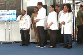 Gubernur Papua paparkan situasi terkini terkait banjir Sentani kepada Presiden