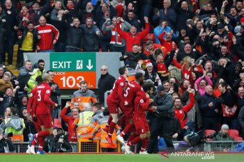 Hasil dan klasemen Liga Inggris, Liverpool ke puncak klasemen