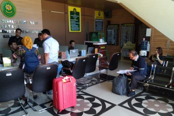 Penyidik KPK limpahkan berkas dua tersangka suap fee proyek Mesuji ke pengadilan