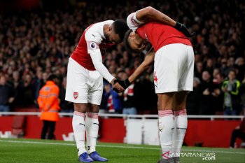 Arsenal  kalahkan Newcastle untuk naik ke posisi ketiga
