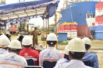 Gubernur Sulsel melepas "KM Kendhaga Nusantara 11" produksi PT IKI