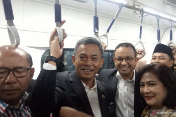 Anies : Stasiun MRT sengaja tak menyediakan tempat sampah