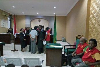 Tiga perwira Polres Mimika bersaksi di sidang aktivis KNPB