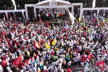 Ini penjelasan Ma'ruf Amin soal tol langit kepada santri di NTB