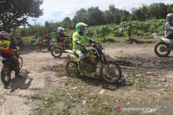 Komunitas motor trail jelajahi desa di Muba