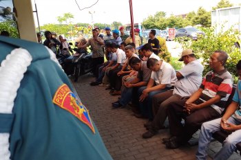 24 sopir taksi ilegal Bandara Juanda  "digaruk"