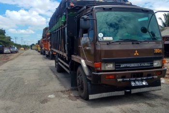 Pengendara diminta hati-hati melintas, Jalan Lintas Timur Sumatera rusak